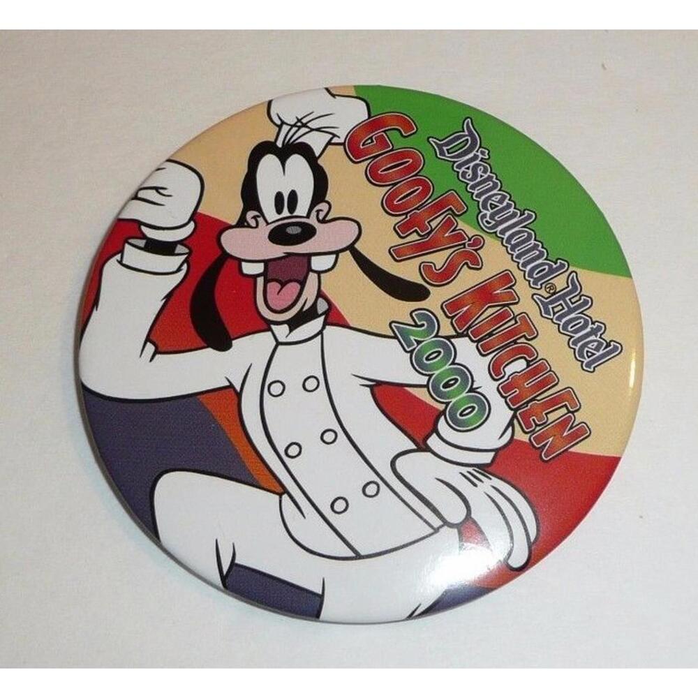 Disneyland Hotel Goofy's Kitchen Button Metal Round Pinback Pin Disney Goofy